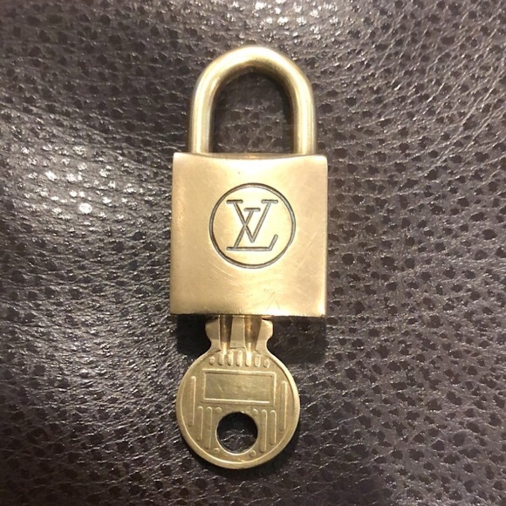 Vintage LV Louis Vuitton Padlock Lock & Key 211